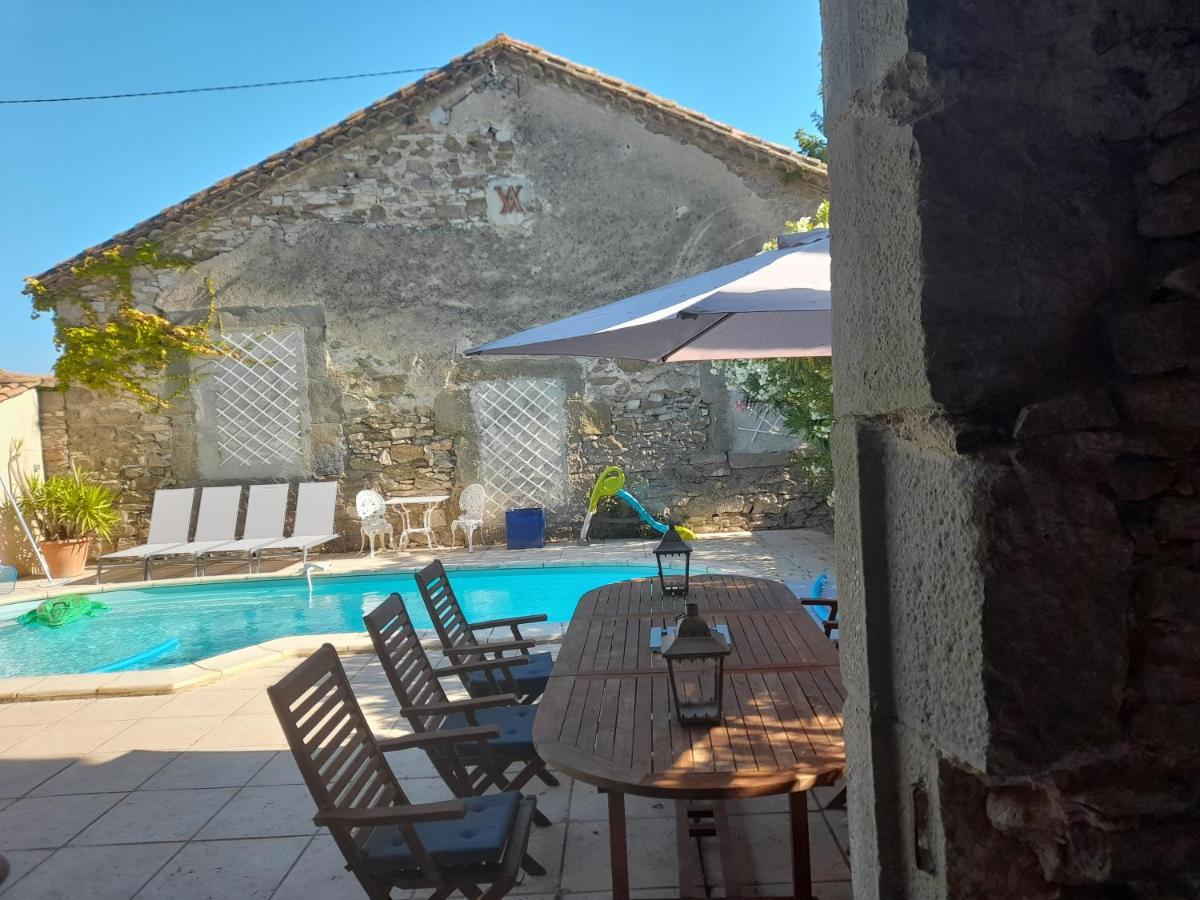Le Gite De Sainte Valiere Piscine Et Spa Exterior foto