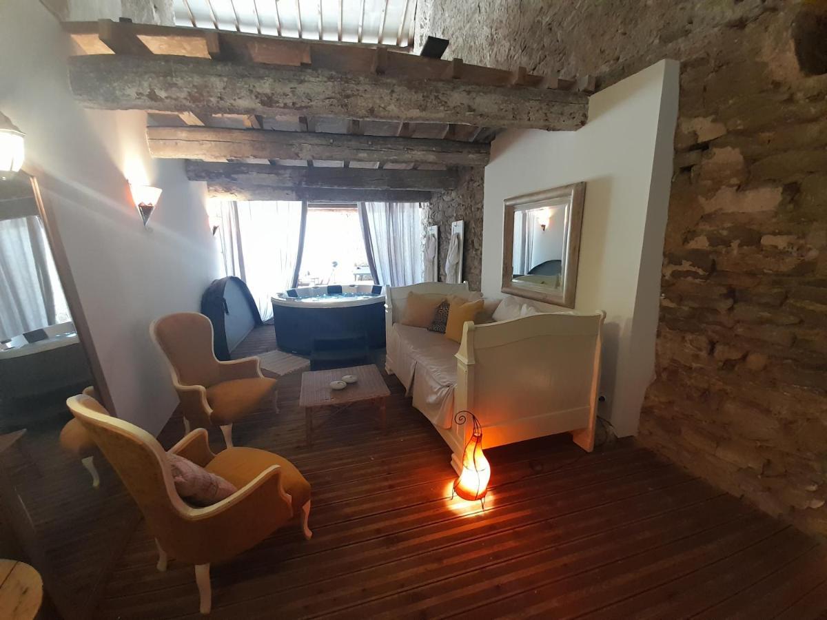 Le Gite De Sainte Valiere Piscine Et Spa Exterior foto